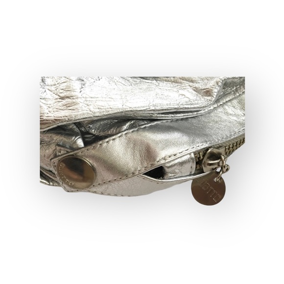 Rare: new Gustto Cala Bag ☻ Blogger Favorite ☻ Metallic Silver Leather ☻ Luxury - Picture 6 of 15